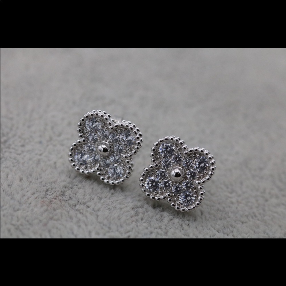 Clover earrings